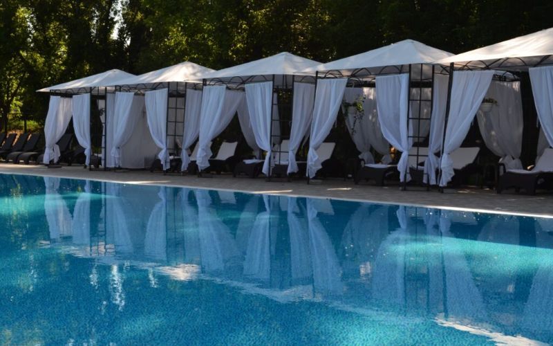 ТОП 11 закладів із басейнами у Дніпрі: куди піти поплавати