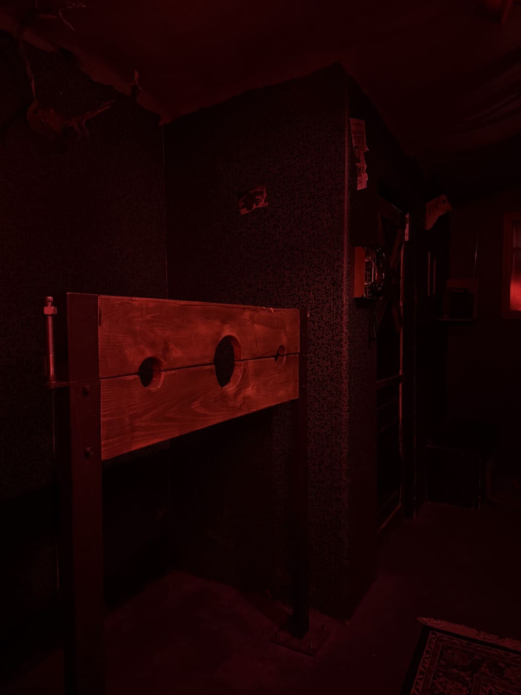 Хорор, з 2 акторами Фобія