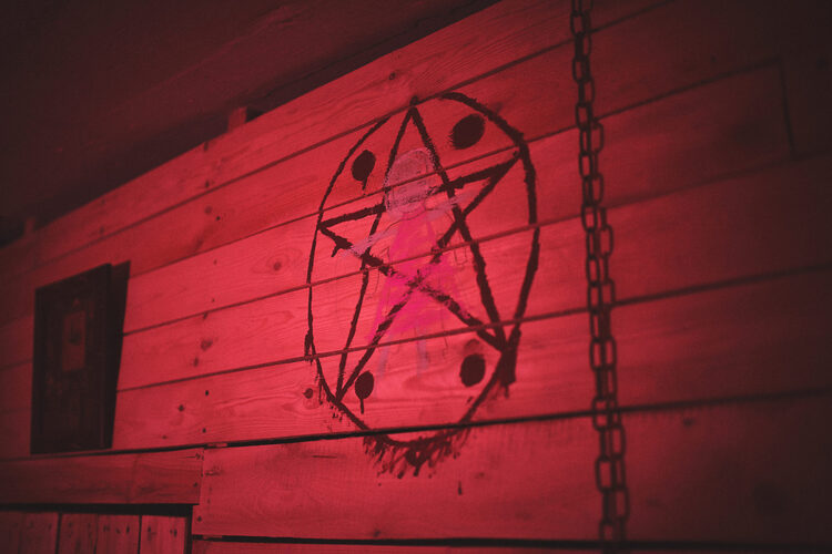 Хорор, з Актором Таємниця Люсі