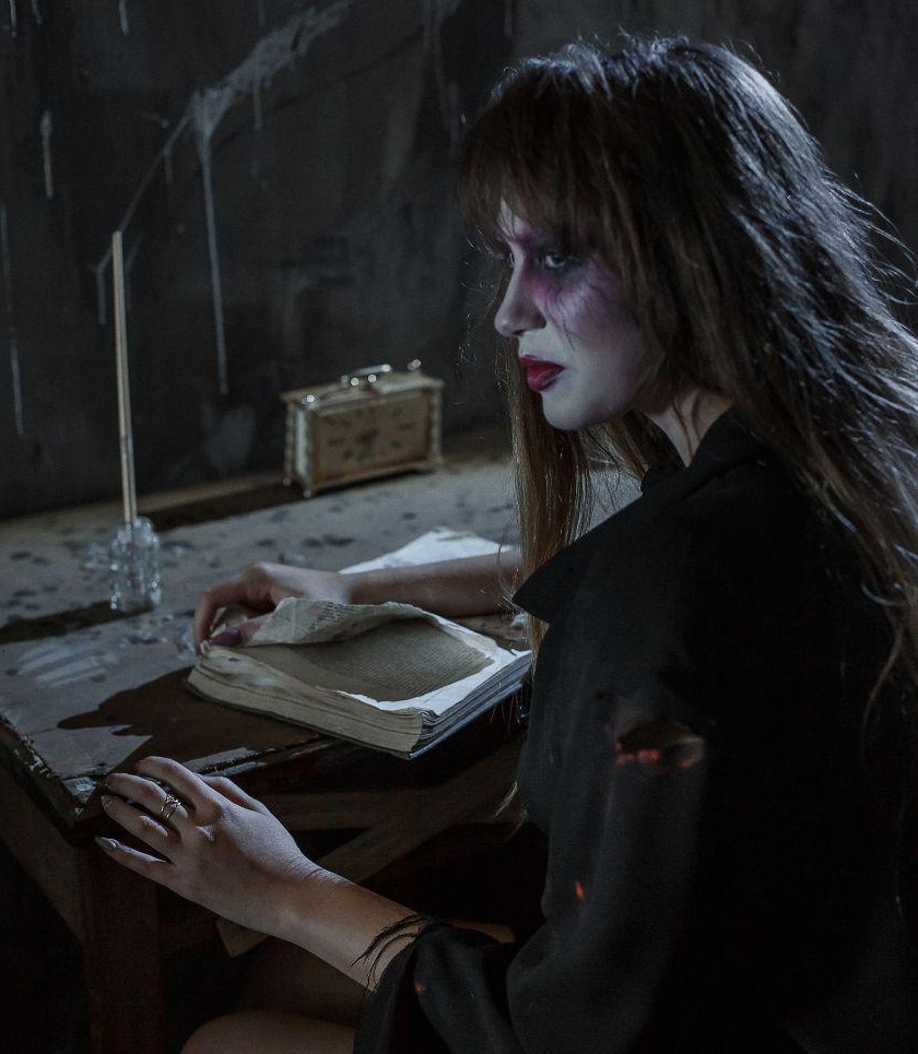 Хорор, з Актором Таємниця Люсі