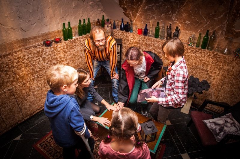 Куди піти краще, в кінотеатр або в квест кімнату Дніпро?