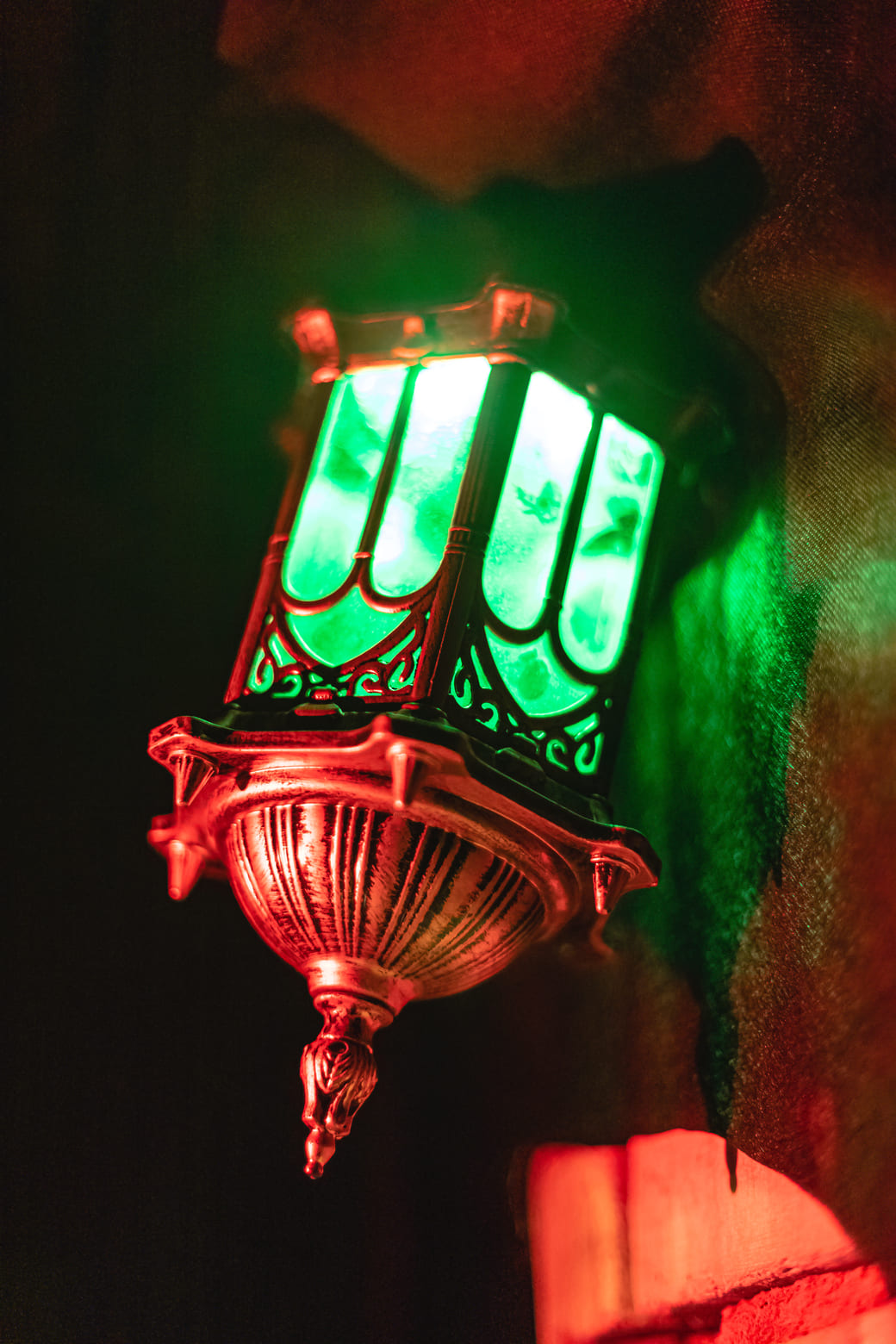 Хорор, з 1-2 акторами Вигнання