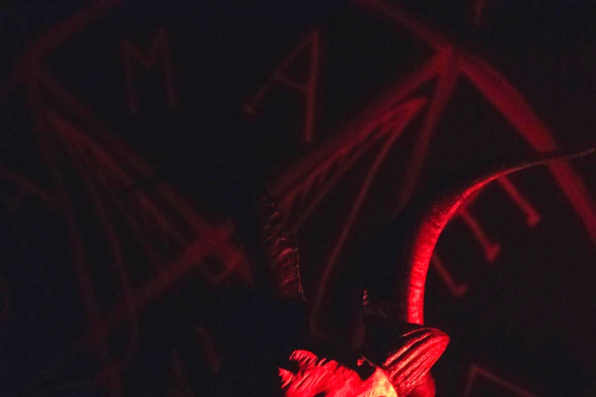 Хорор, з 1-2 акторами Вигнання